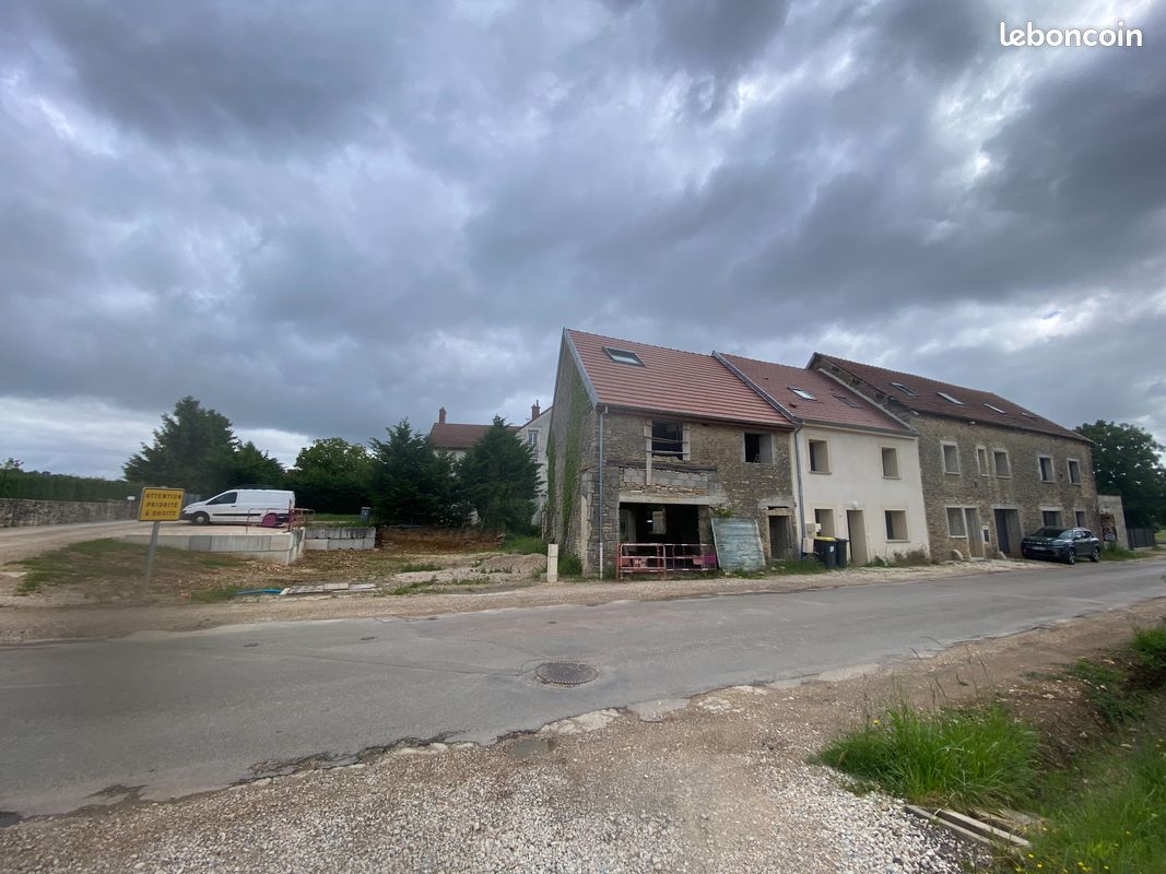 Terrain à bâtir 242 m² avec permis accordé – Projet maison 250 m² – Prêt à construire · à Gemeaux · 69 500 €