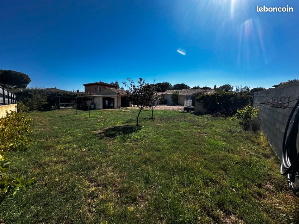 Terrain 480 m² · à Puget-sur-Argens · 239 000 €