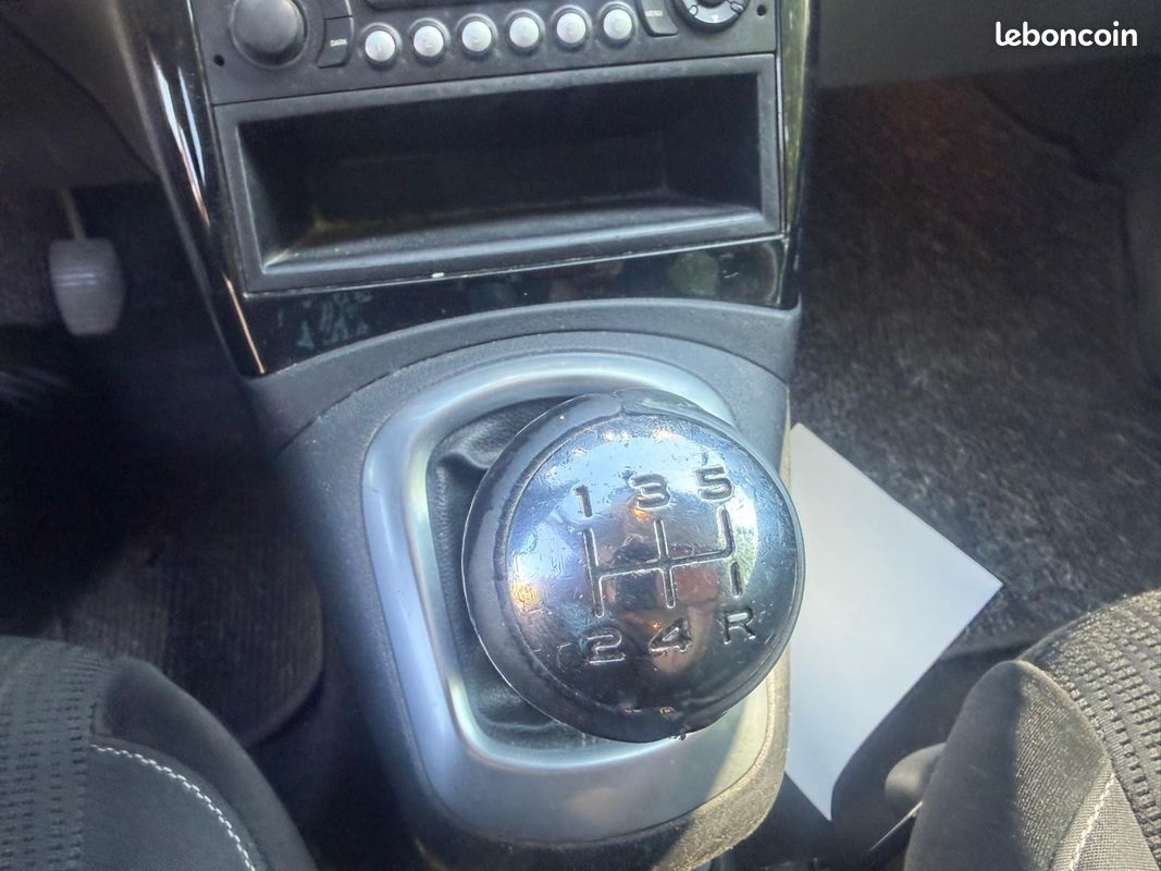 CITROEN C3 PICASSO HDi 90 FAP Exclusive/CREDIT POSSIBLE (image 2)