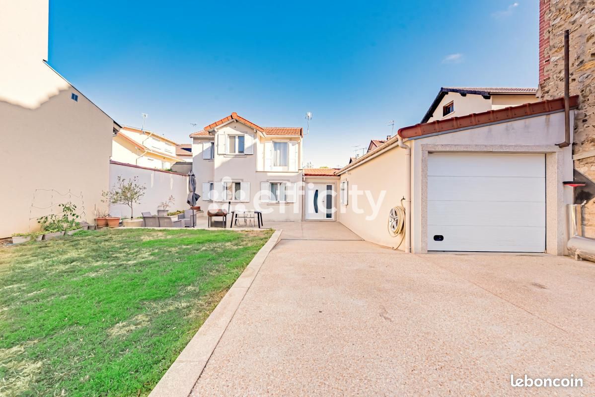 Maison 5 pièces 88 m² · à Villeneuve-le-Roi · 88 m² · 349 000 €
