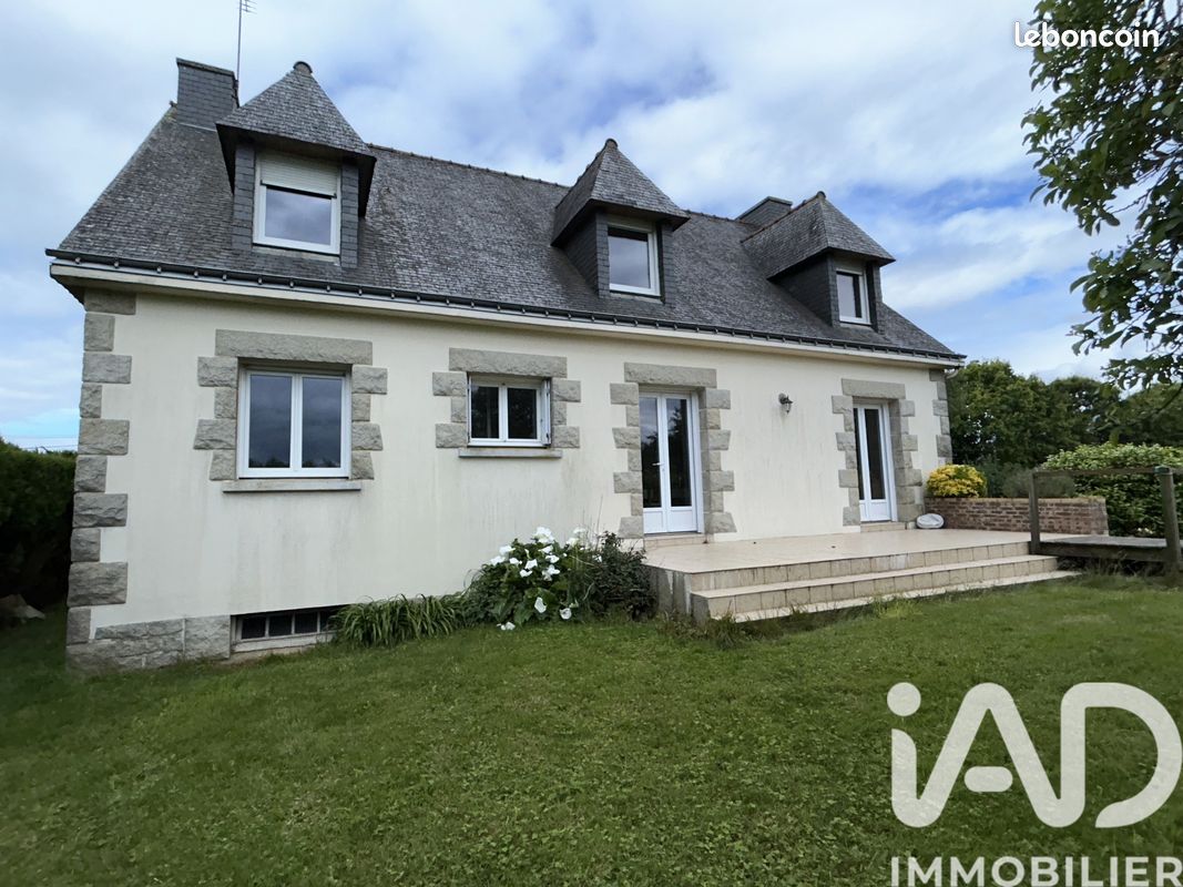 Maison 9 pièces 166 m² · à Merdrignac · 166 m² · 171 500 €