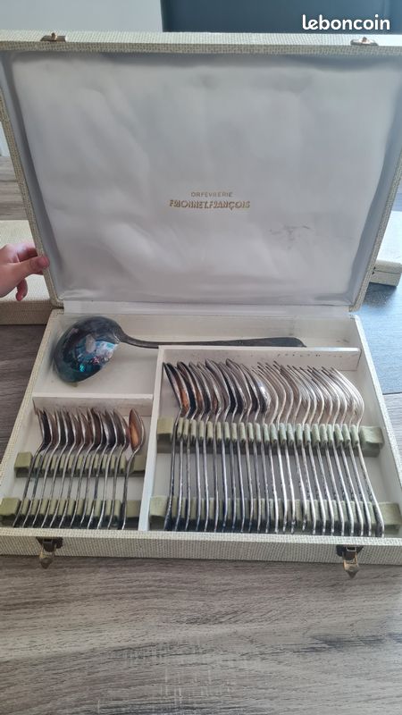 Coffret 4 Pièces Orfèvrerie Frionnet – Métal Argenté – Poinçons – Occasion