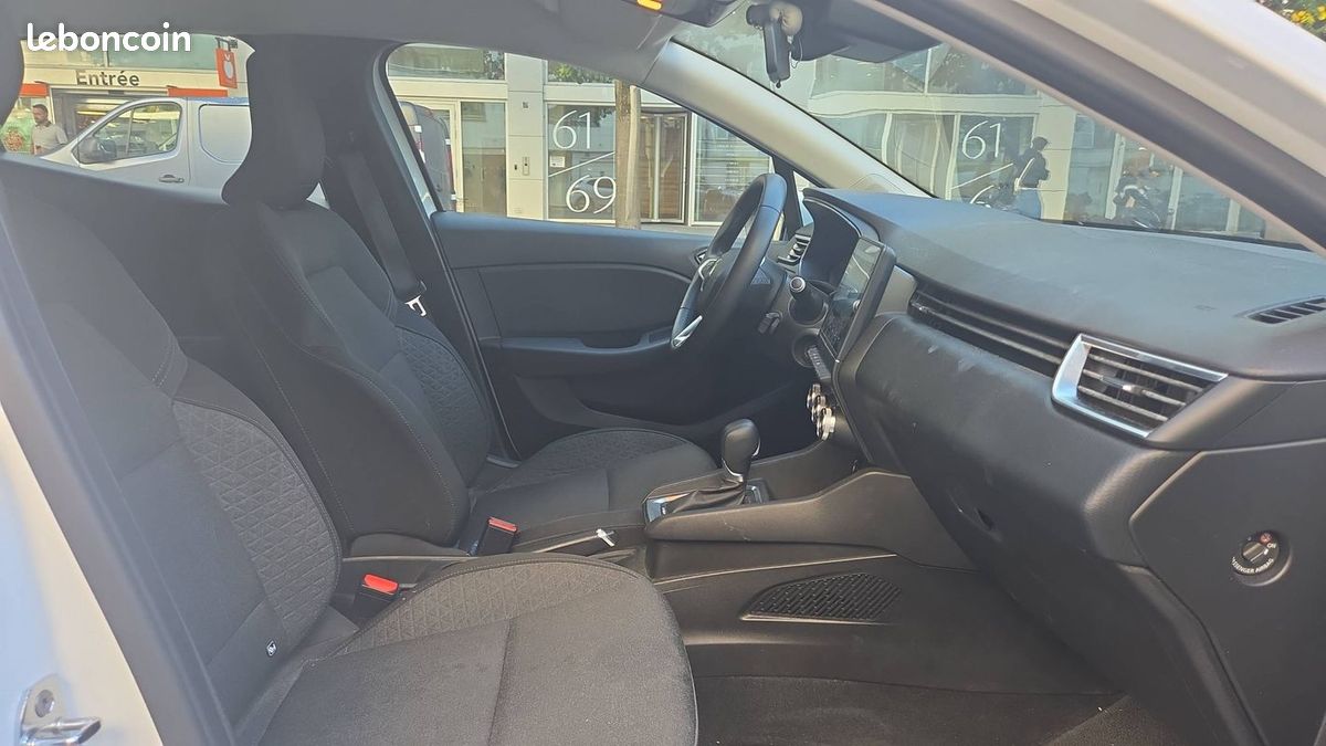 Renault Clio V 1.6 E-Tech 140 Hybrid EDC Business (image 25)