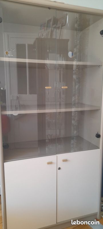 Vitrine (image 1)