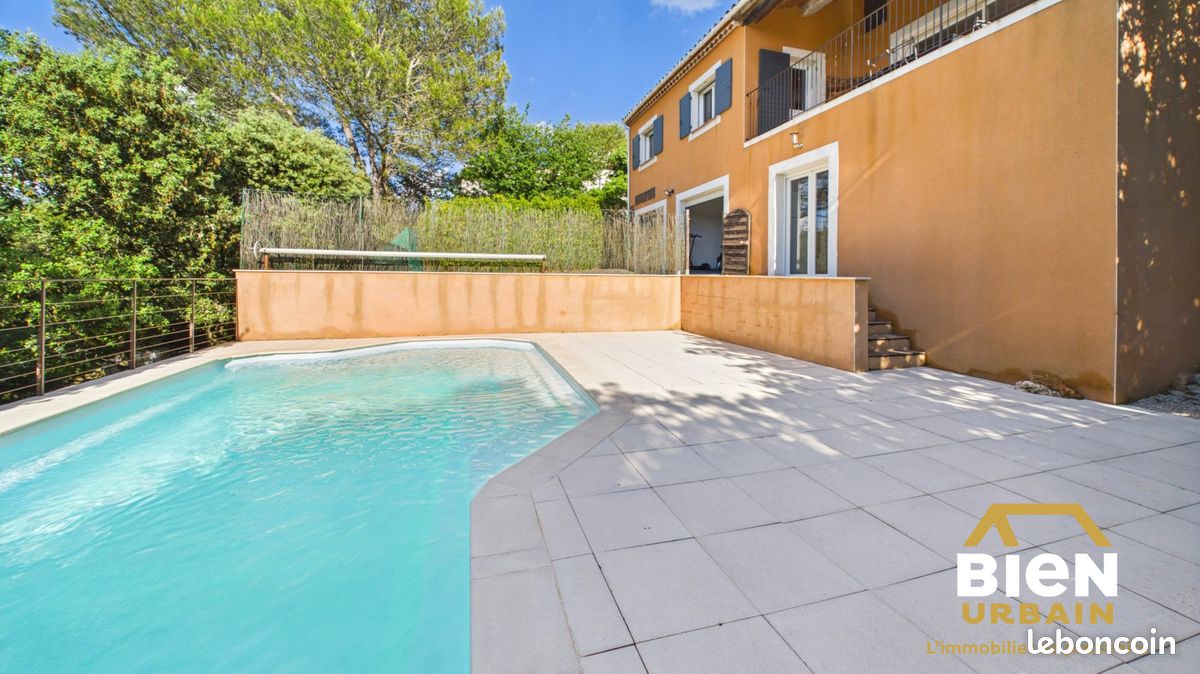 Maison 4 pièces 148 m² · à Sainte-Anastasie · 148 m² · 473 200 €