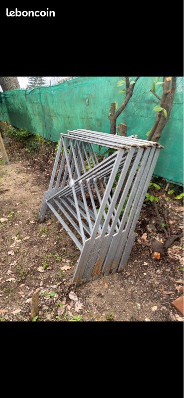 Barrière en fonte (image 1)