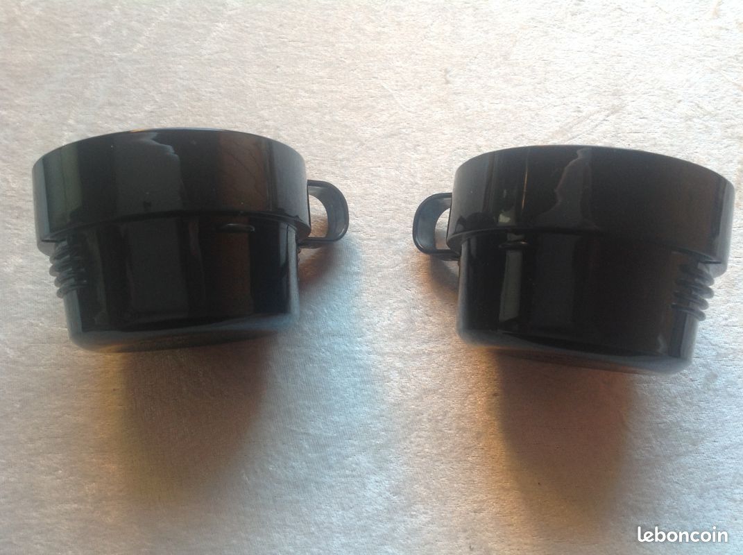 2 TASSES MARQUE THERMOS Envoi Possible (image 1)