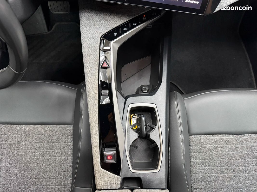 Peugeot 3008 III Hybrid 136 Allure (image 19)