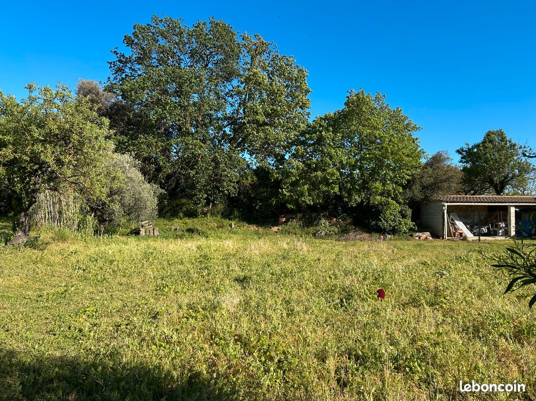 Terrain de 584 m² à VINASSAN · 149 900 €