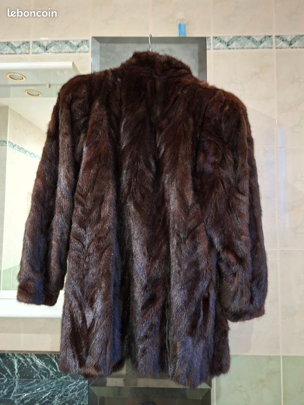 Veste élégante Dame En Vison Et Autre Fourrure - Occasion Très Bon état