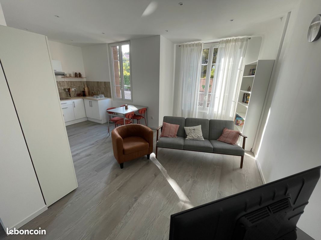 Appartement 3 pièces 53 m² · à Toulon · 53 m² · 490 €
