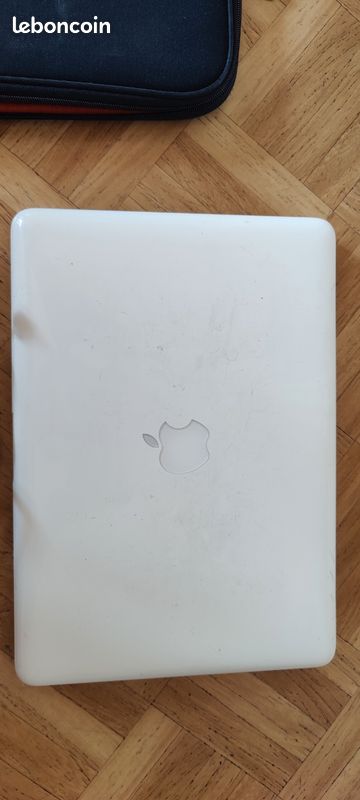 Macbook 2010 (image 3)