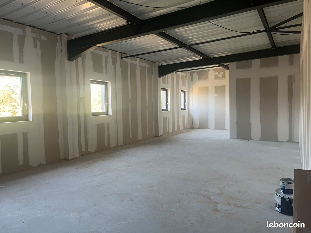 Local commercial 1 pièce 95 m² · à Rots · 95 m² · 1 000 €/mois