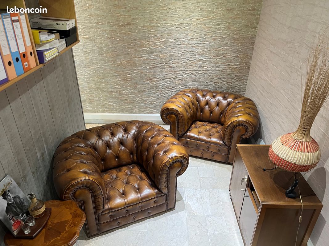 Canapé + fauteuils CHESTERFIELD (image 2)