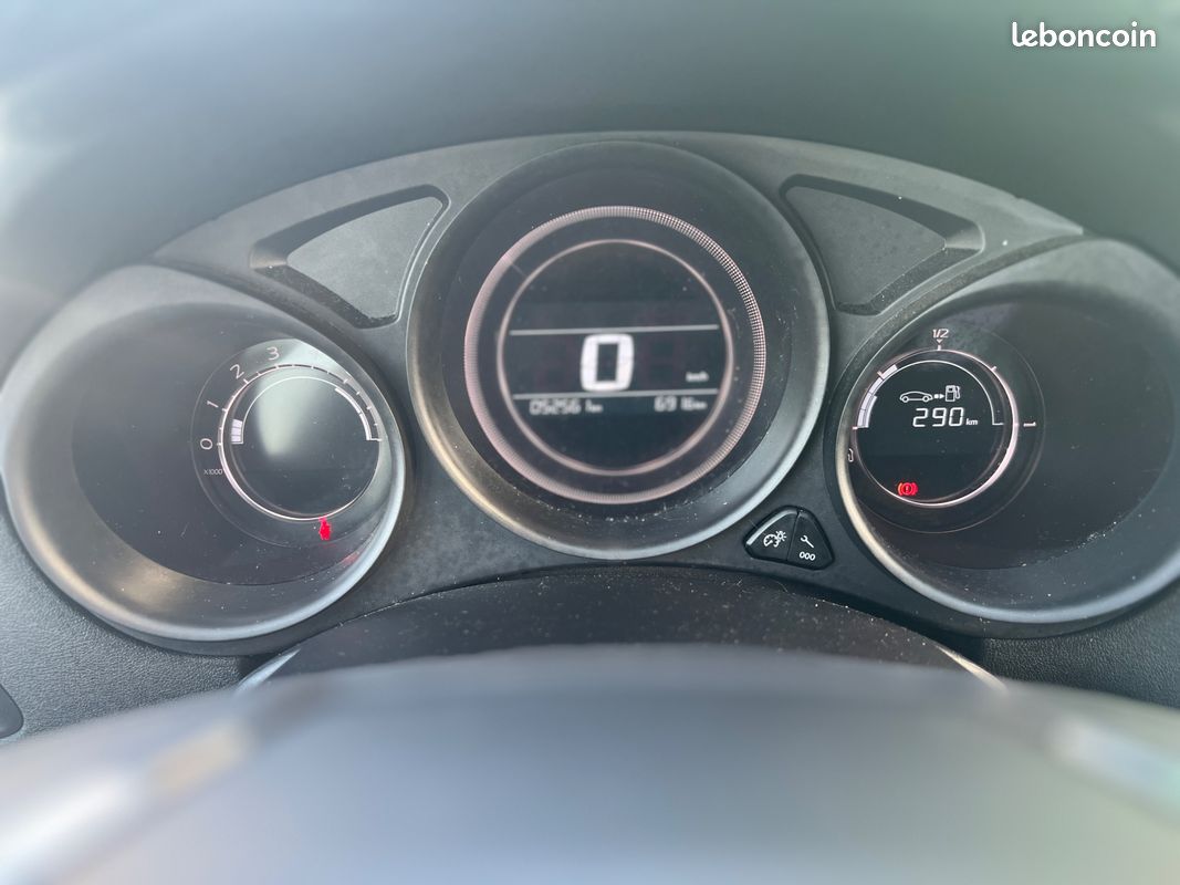 Citroen c4 1.6 bluehdi 100 ch millenium business start-stop / car play (image 7)