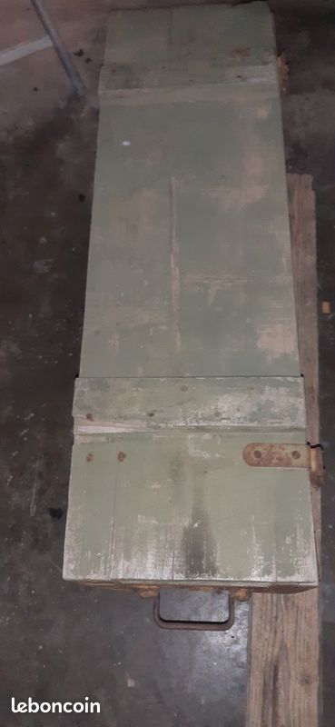Old wooden Mont Blanc box Industrial Green