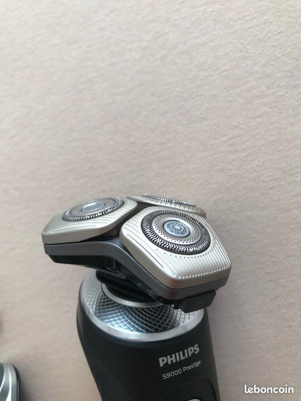 Rasoir PHILIPS S9000 Prestige + 1 tête de rechange en plus ,comme neuf (image 8)