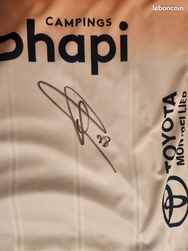 Maillot Montpellier 'Porte Pataca' – Maillot De Foot Occasion, Porté