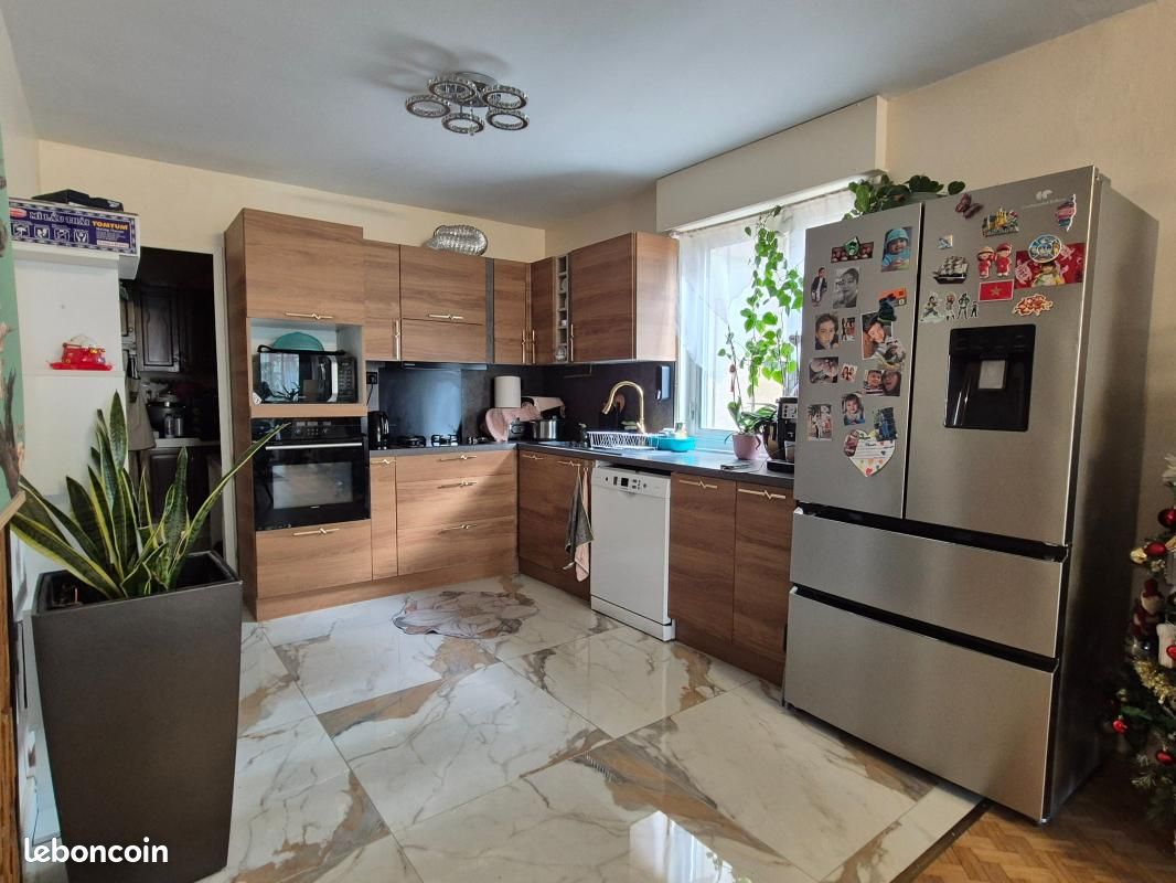 Appartement 5 pièces 95 m² · à Saint-Étienne · 95 m² · 149 000 €