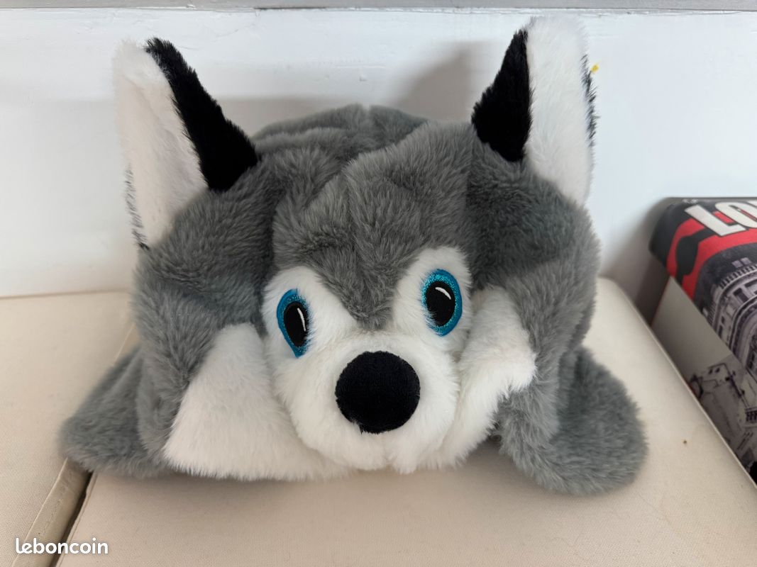 🐺✨ Bonnet Peluche Husky / Loup Gris & Blanc ✨🐺 (image 1)