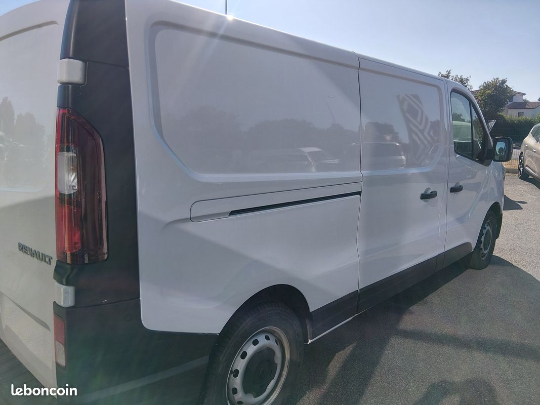 Renault trafic l2 dci 130ch tva recuperable (image 2)
