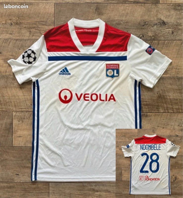 L'OL présente ses deux maillots pour la saison 2017/2018