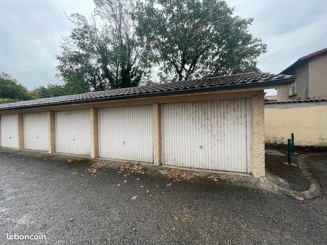 Garage Decines · à Décines-Charpieu · 85 €/mois