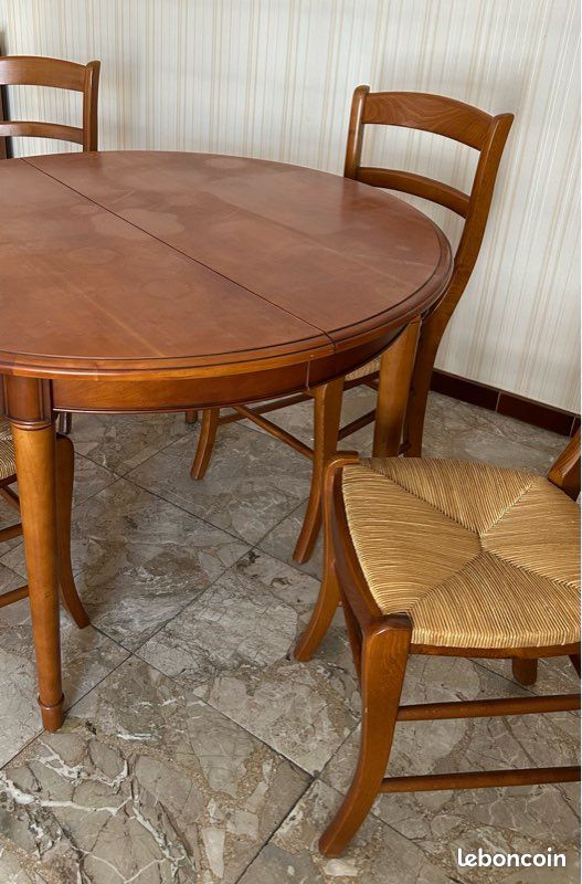 Table bois et 4 chaises (image 3)