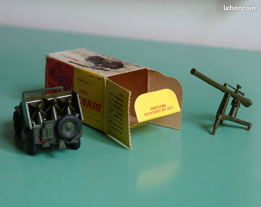 DINKY TOYS 252 Camion A Ordures Bedford Avec Glaces En Boite D'origine