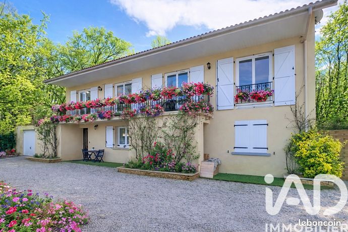 Maison 7 pièces 197 m²
