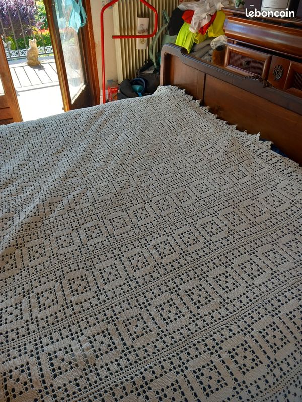 Couvre lit type crochet (image 1)