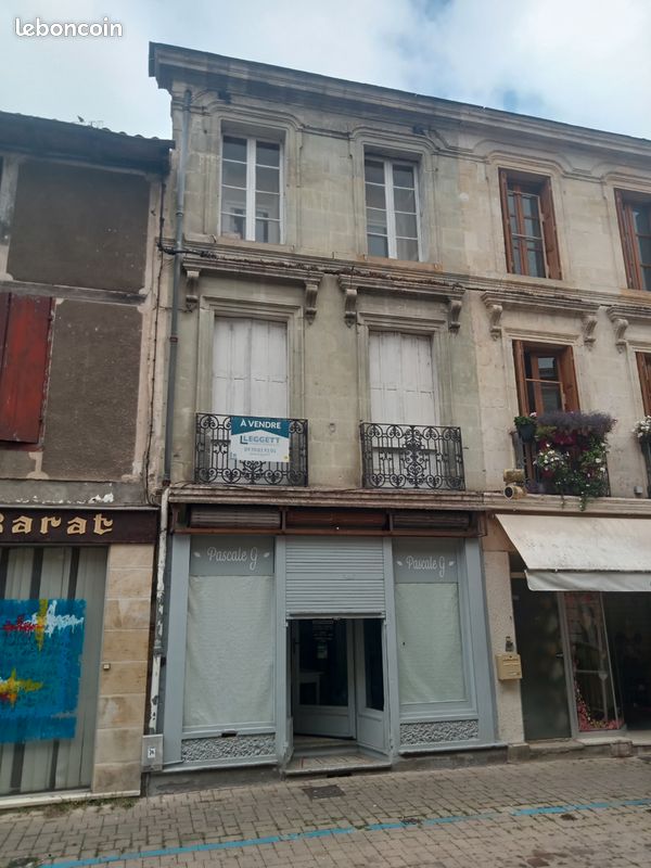 Local commercial 6 pièces 160 m² · à Sainte-Foy-la-Grande · 160 m² · 89 000 €
