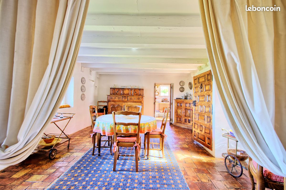 Propriété 7 pièces 250 m² (image 16)