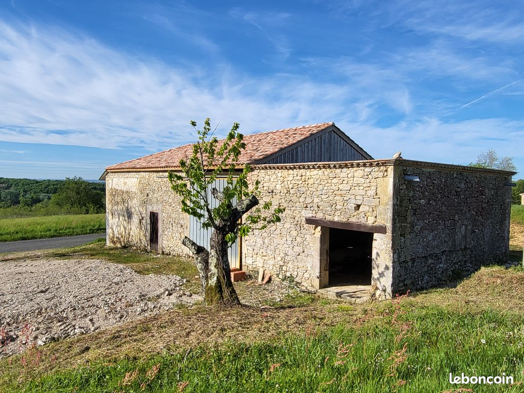 Maison 1 pièce 260 m² · à Fossès-Et-Baleyssac · 260 m² · 110 000 €