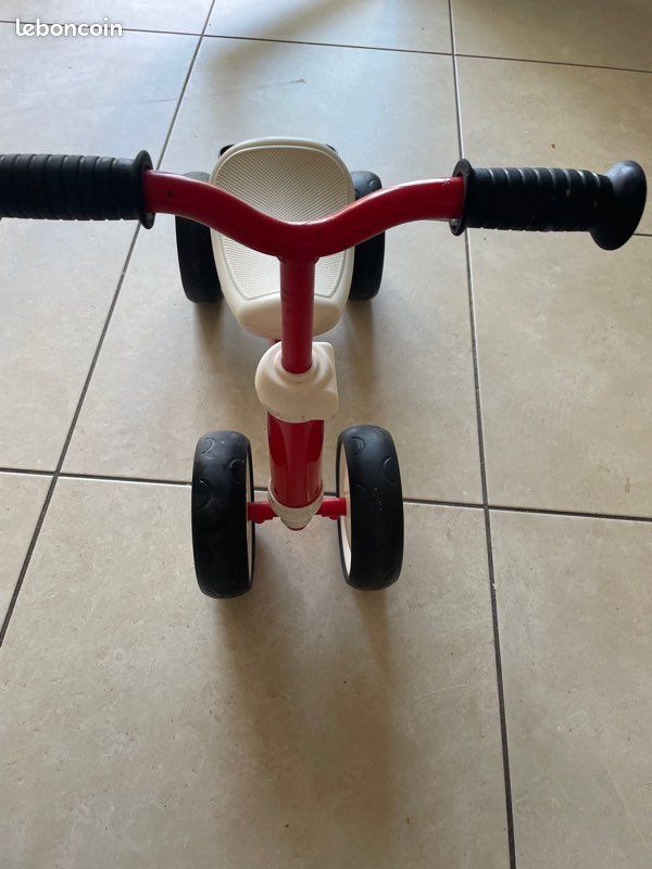 Tricycle (image 1)