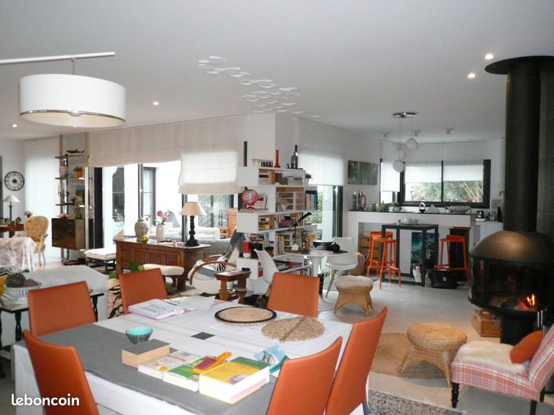 Maison 7 pièces 204 m² - Saint-Yrieix-sur-Charente 16710 (image principale 5)