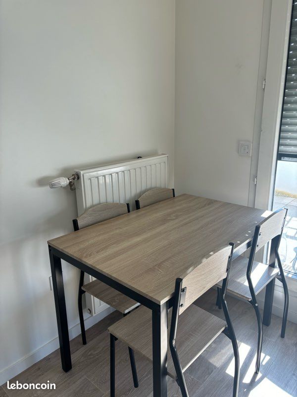 Table + 4 Chaises (image 3)