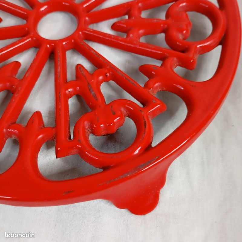 Le Creuset Dessous de plat rond en fonte émaillée Vapeur 22,9 cm