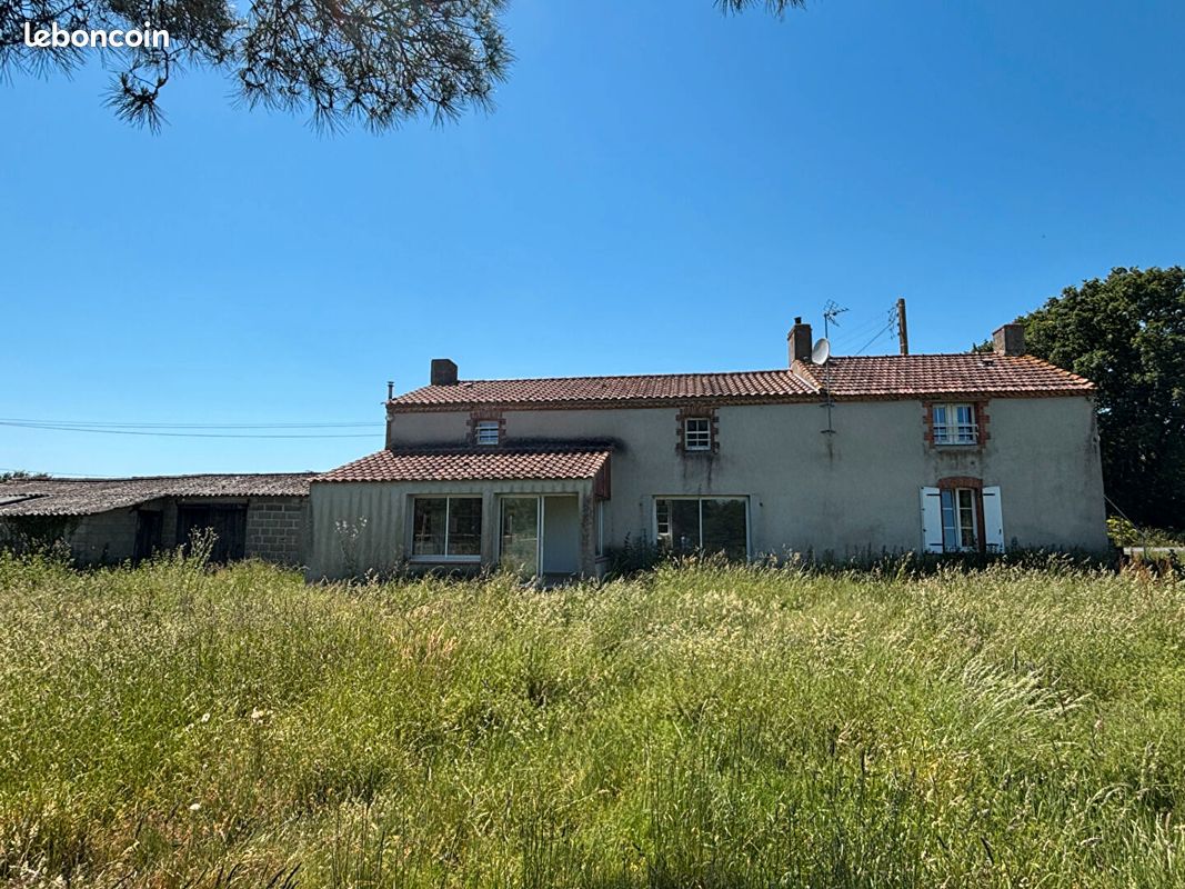 Maison 6 pièces 165 m² · à Saint-Christophe-du-Ligneron · 165 m² · 252 000 €