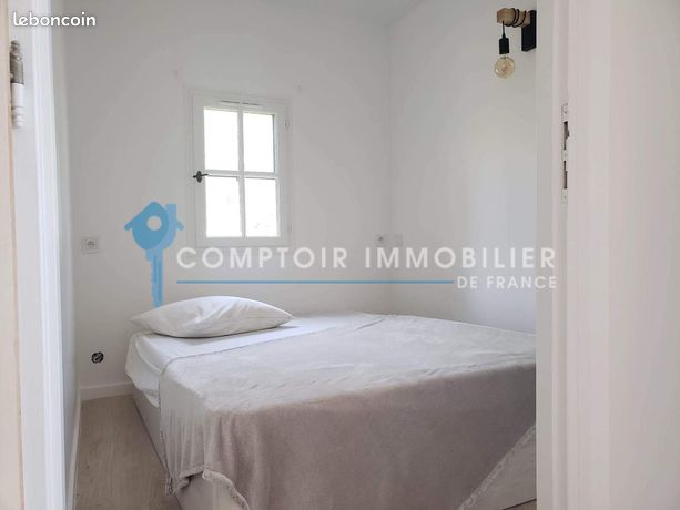 https://img.leboncoin.fr/api/v1/lbcpb1/images/92/2e/0c/922e0c1e3c11fd77f942f370d394f63e1d453bbb.jpg?rule=ad-image