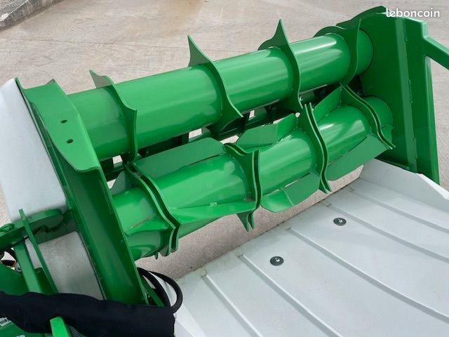 Hustler LX104 (image 4)