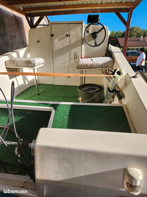 Bateaux moteur (image 3)