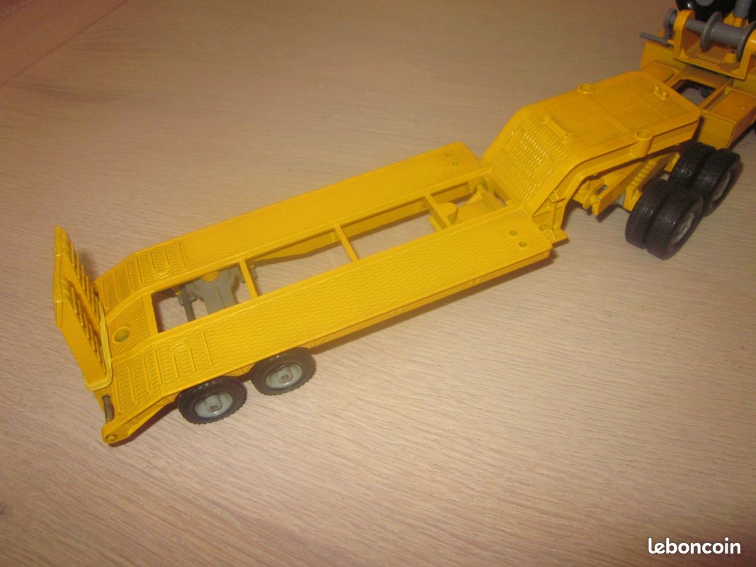 Solido SEMI REMORQUE CIVIL TP BERLIET T12 + REMORQUE PORTE-CHAR - Collection