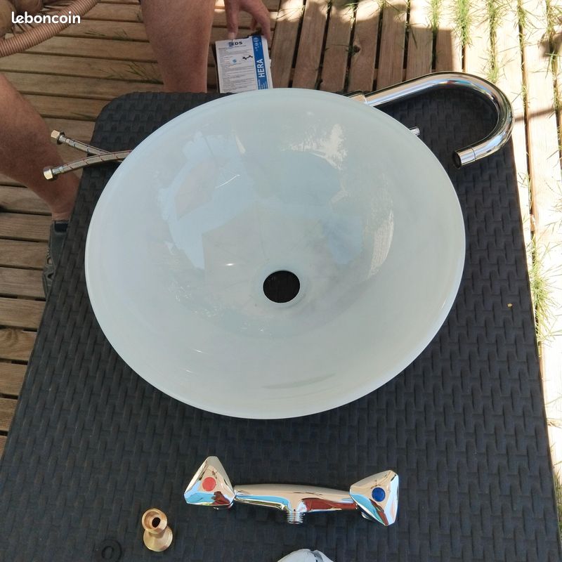 Vasque à poser et mitigeur (image 1)