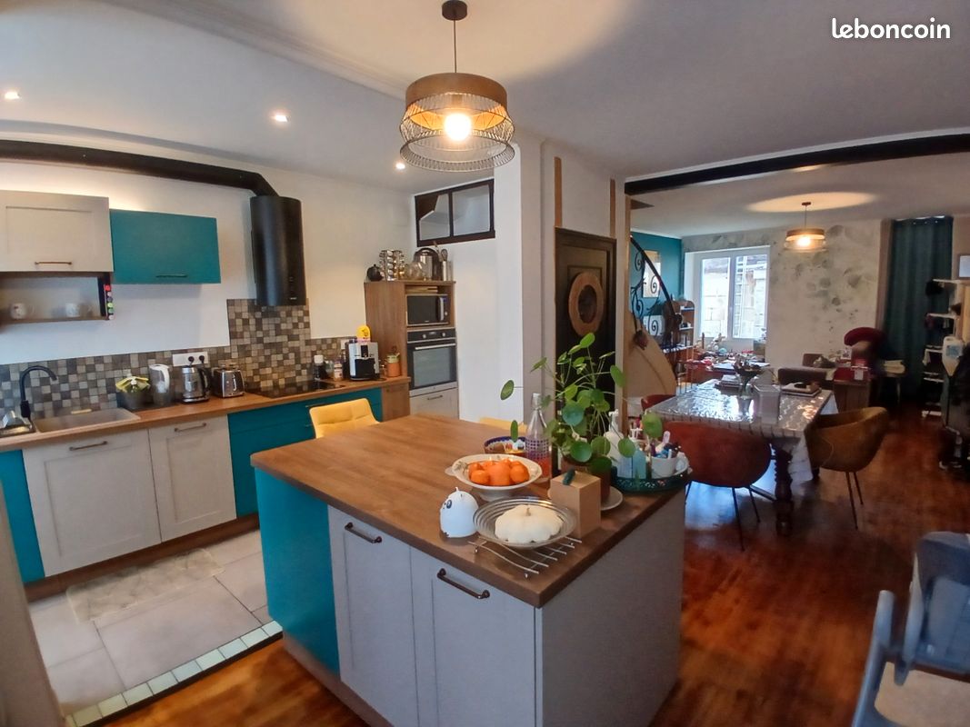 Maison 7 pièces 180 m² · à Nersac · 180 m² · 255 000 €