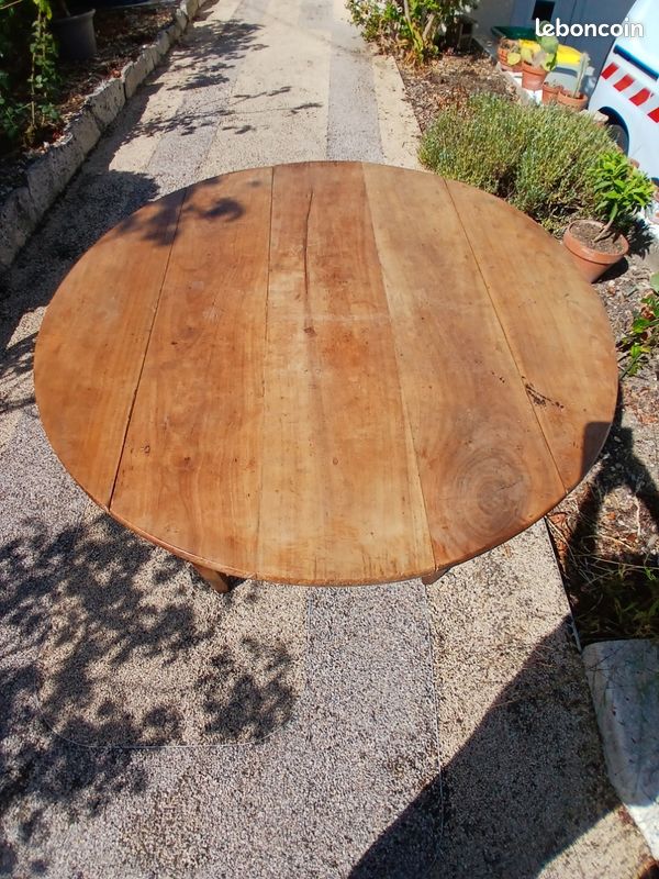 Table en bois (image 2)
