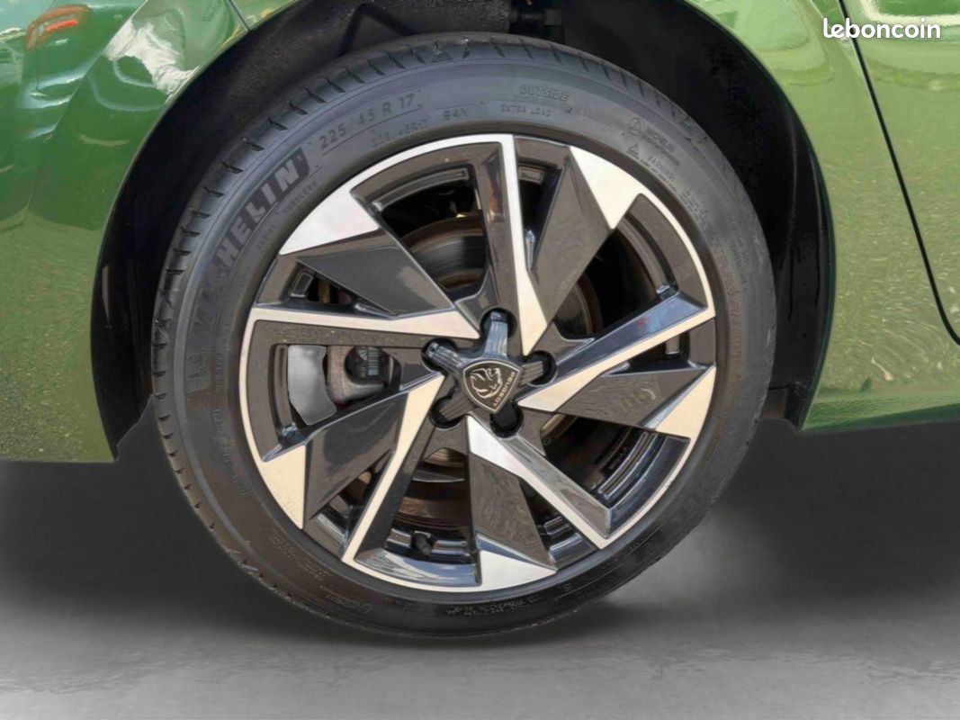 Peugeot 308 1.2 PureTech 130 Allure Pack EAT8 / NAVIGATION + CAMERA (image 24)