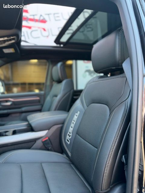 Dodge Ram 1500 REBEL BLACK EDITION (image 14)