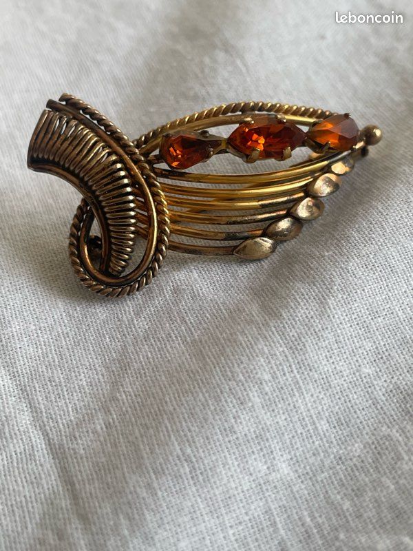 Broche Ancienne – Couleur Marron (occasion)