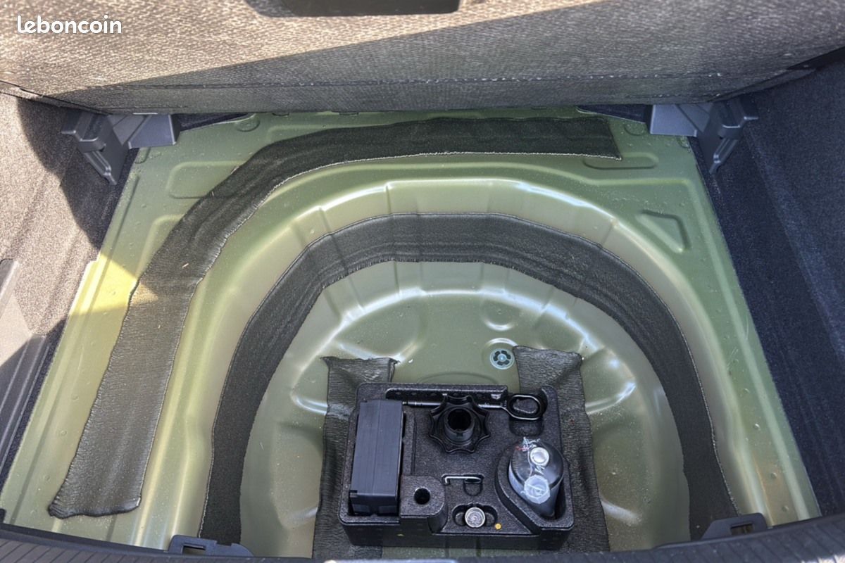 Volkswagen Taigo TSI 115 EDITION CAMERA KEYLESS (image 19)